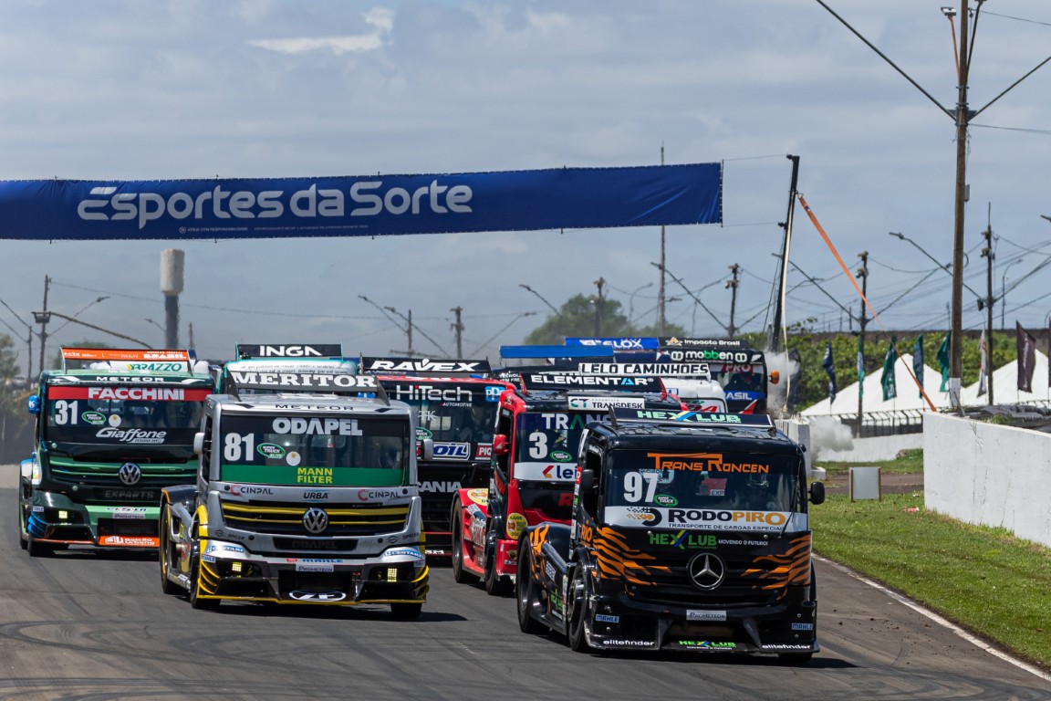 Equilíbrio total na Elite: quatro candidatos chegam à final da Copa Truck em Interlagos
