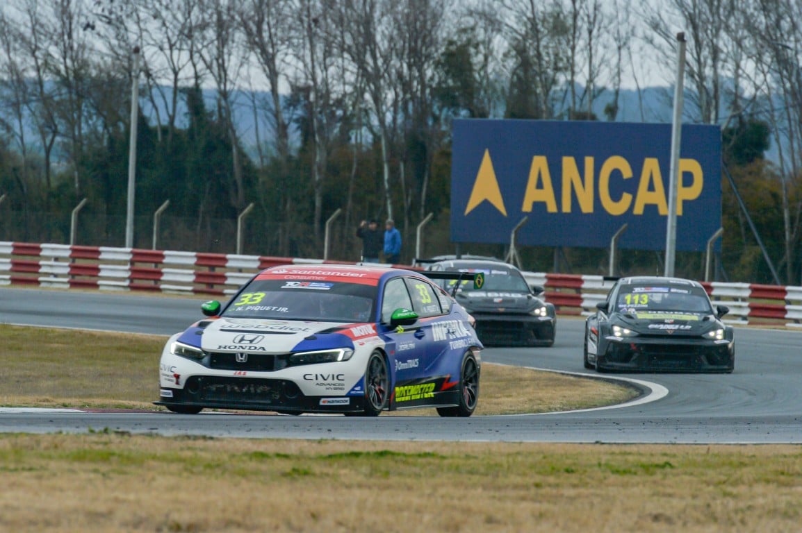 Em alta, Nelson Piquet Jr. lidera luta pelo título do TCR Brasil Em alta, Nelson Piquet Jr. lidera luta pelo título do TCR Brasil