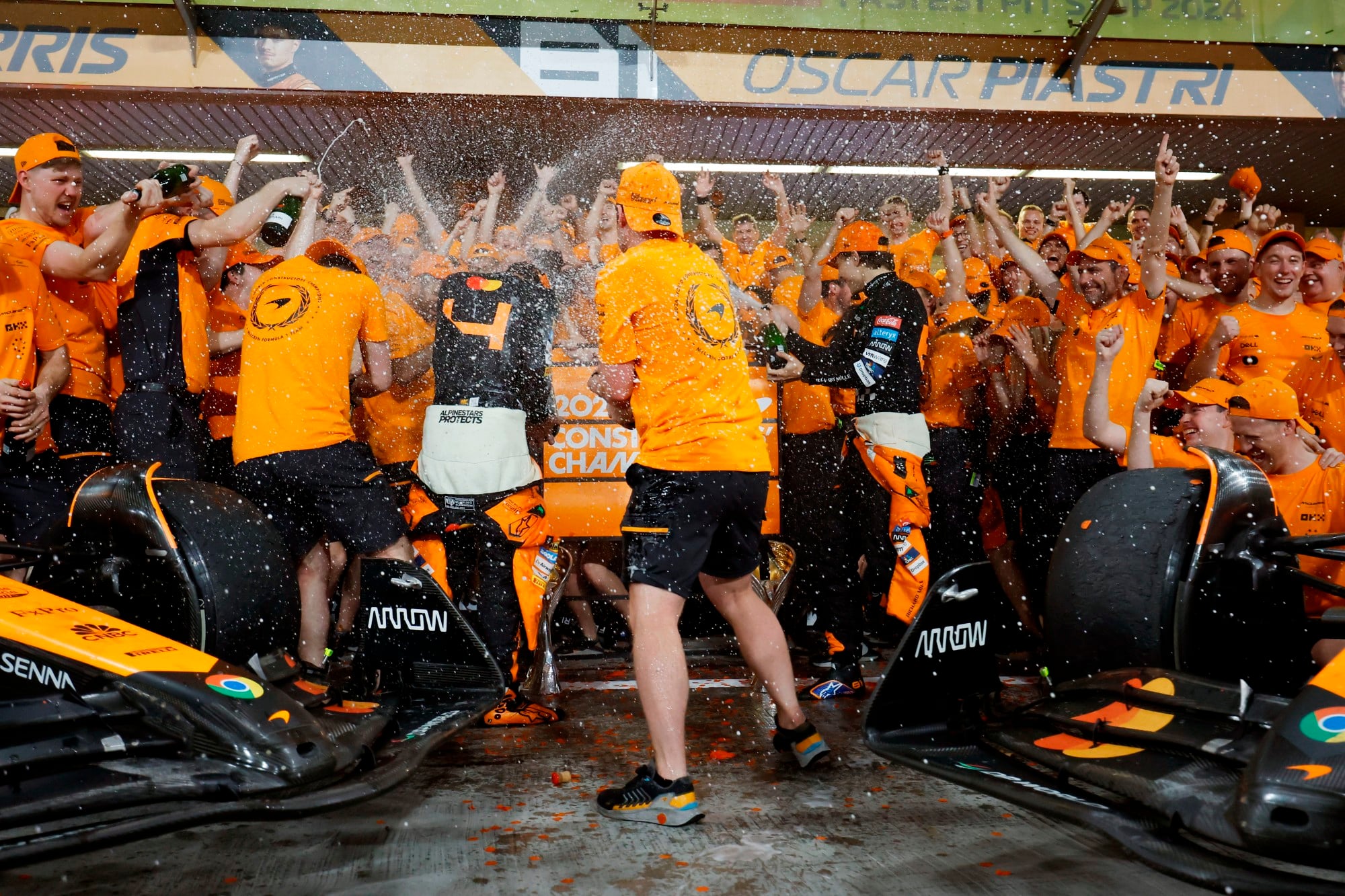 Lando Norris, McLaren F1 Team, 1st position, Oscar Piastri, McLaren F1 Team, and the McLaren team celebrate after securing the Constructors Championship title