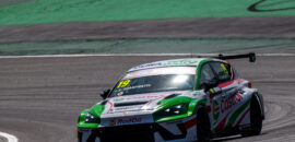 Campeão da Copa Trophy do TCR Brasil, Enzo Gianfratti encerra temporada de 2025 com nova vitória em Interlagos