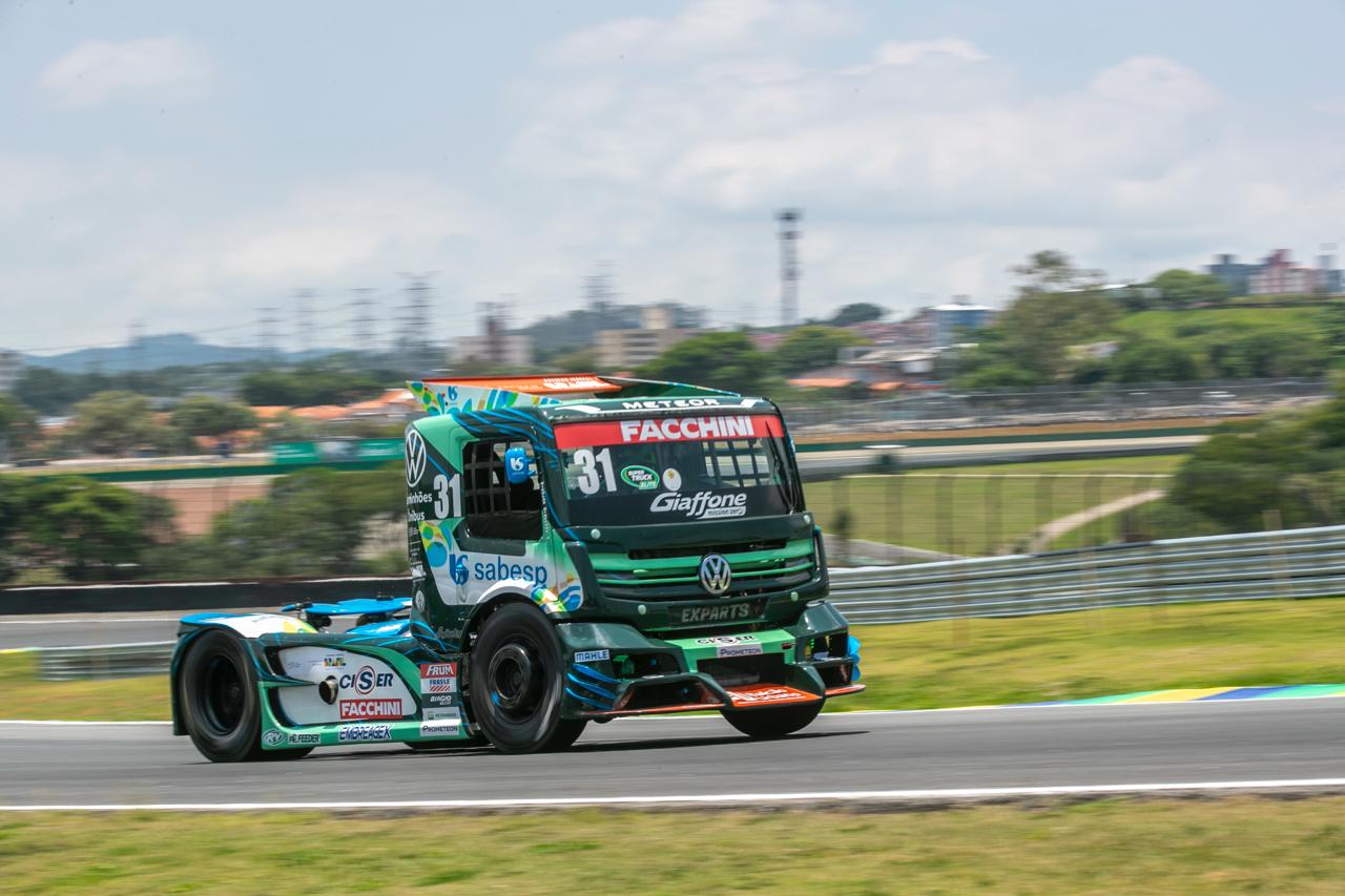 Nic Giaffone garante lugar na segunda fila do grid para decisão da Copa Truck em Interlagos Nic Giaffone