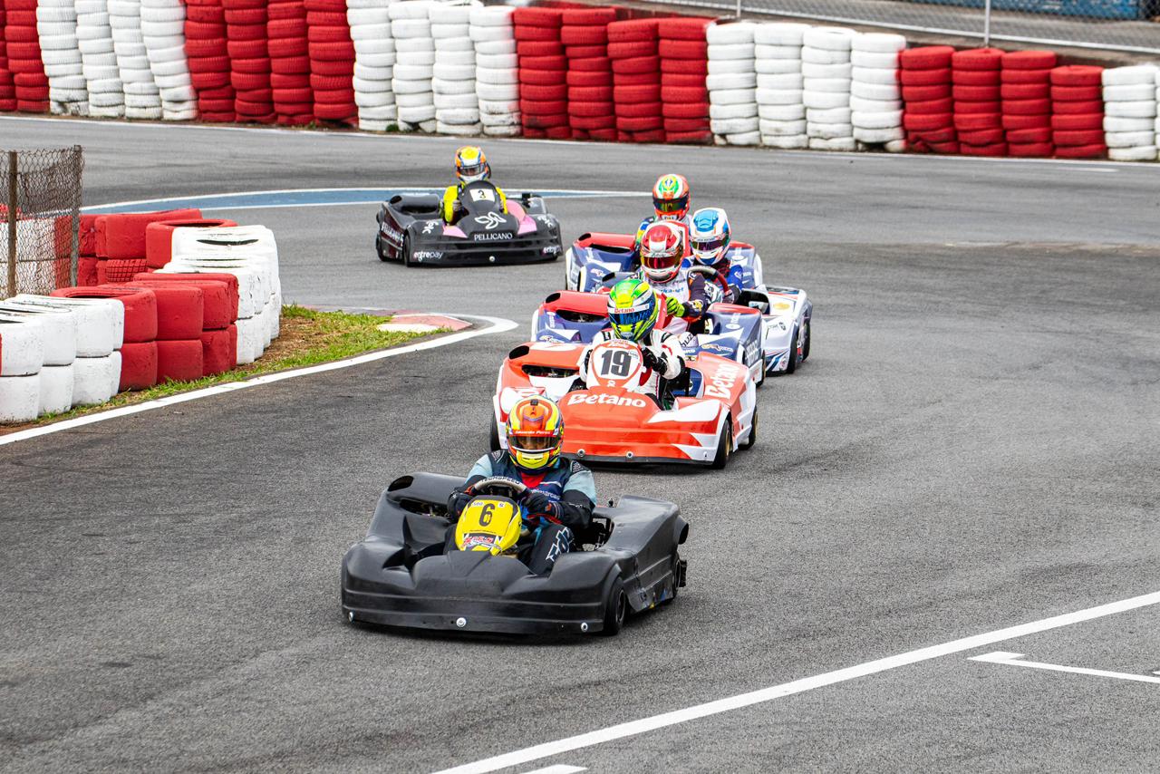 TR3 Motors lidera quinta-feira de treinos livres das 500 Milhas SCHADEK de Kart Granja Viana com o kart 120