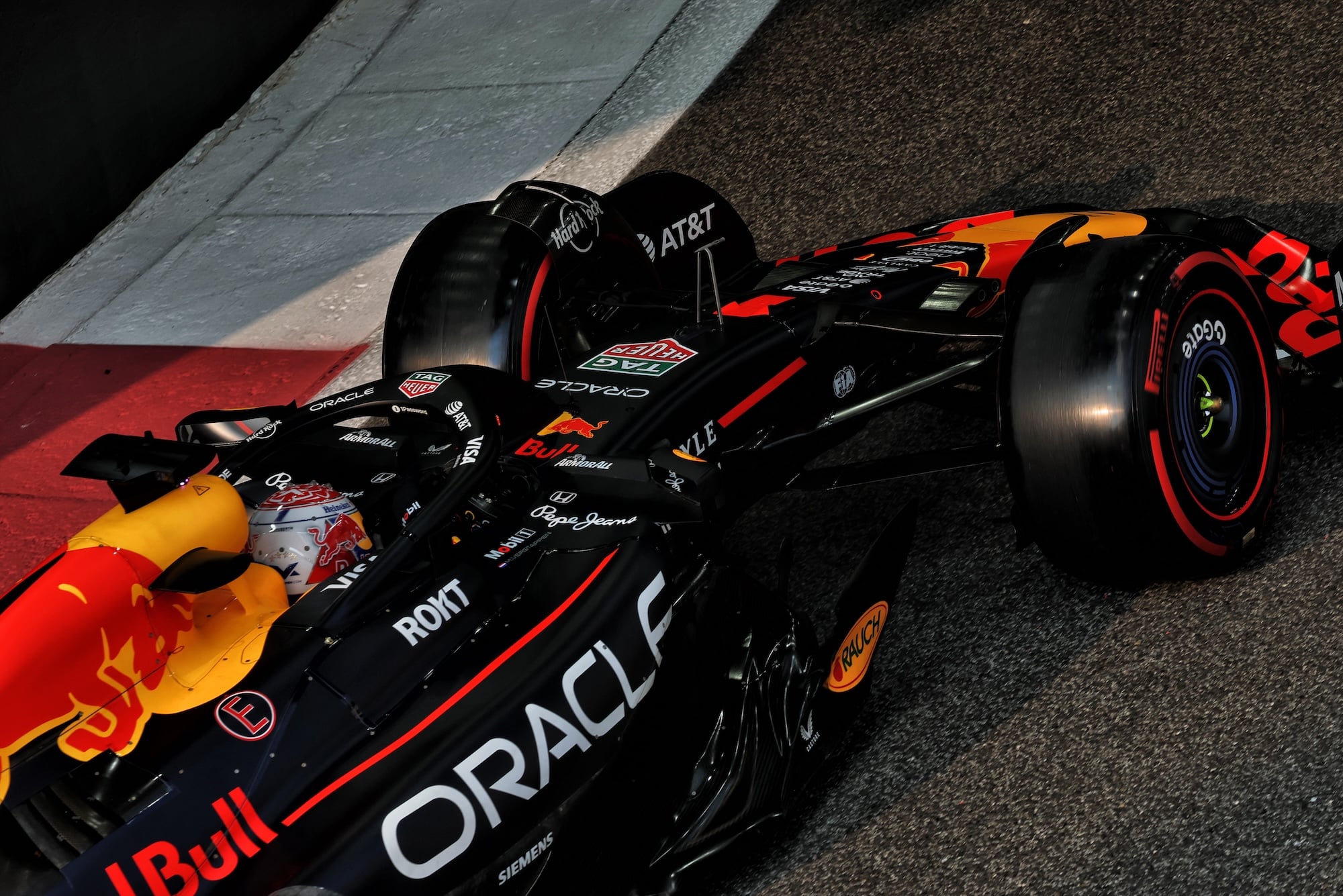 Max Verstappen (NLD) Red Bull Racing RB21.