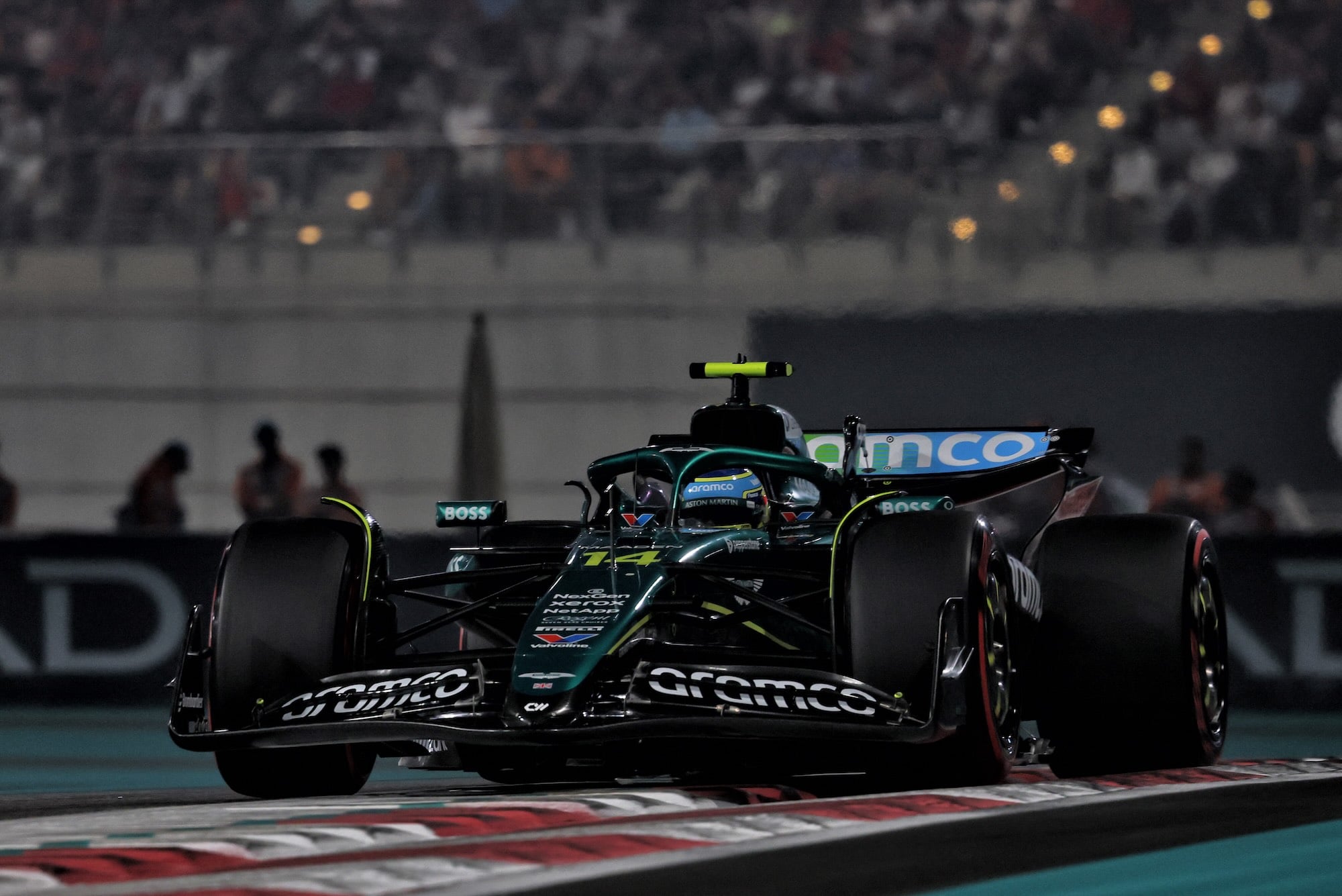 F1: Aston Martin encerra temporada com resultado positivo em Abu Dhabi Fernando Alonso (ESP) Aston Martin F1 Team AMR25.