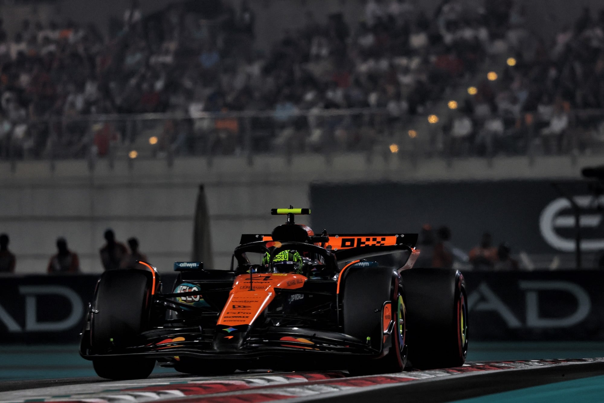 Lando Norris (GBR) McLaren MCL39.