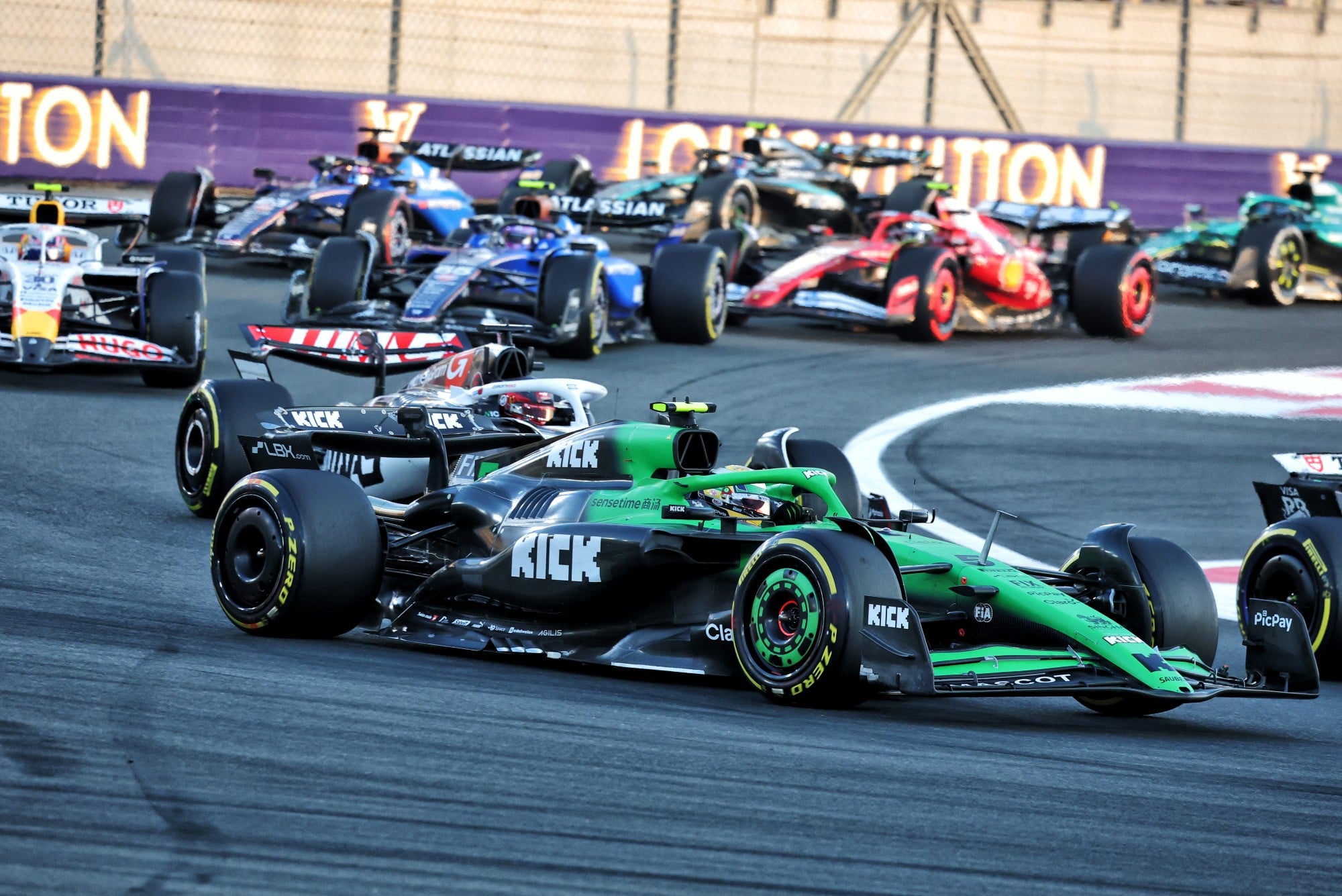 F1: Bortoleto admite decepção com P12 em Abu Dhabi: "Não aproveitamos ao máximo" Gabriel Bortoleto (BRA) Sauber C45.