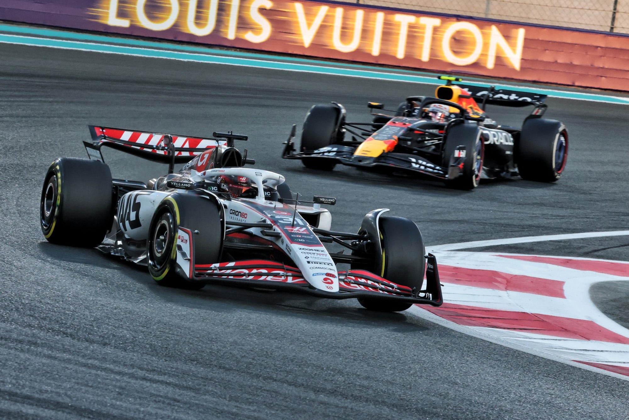 F1: Confira as imagens do GP de Abu Dhabi 2025 Esteban Ocon (FRA) Haas VF-25.