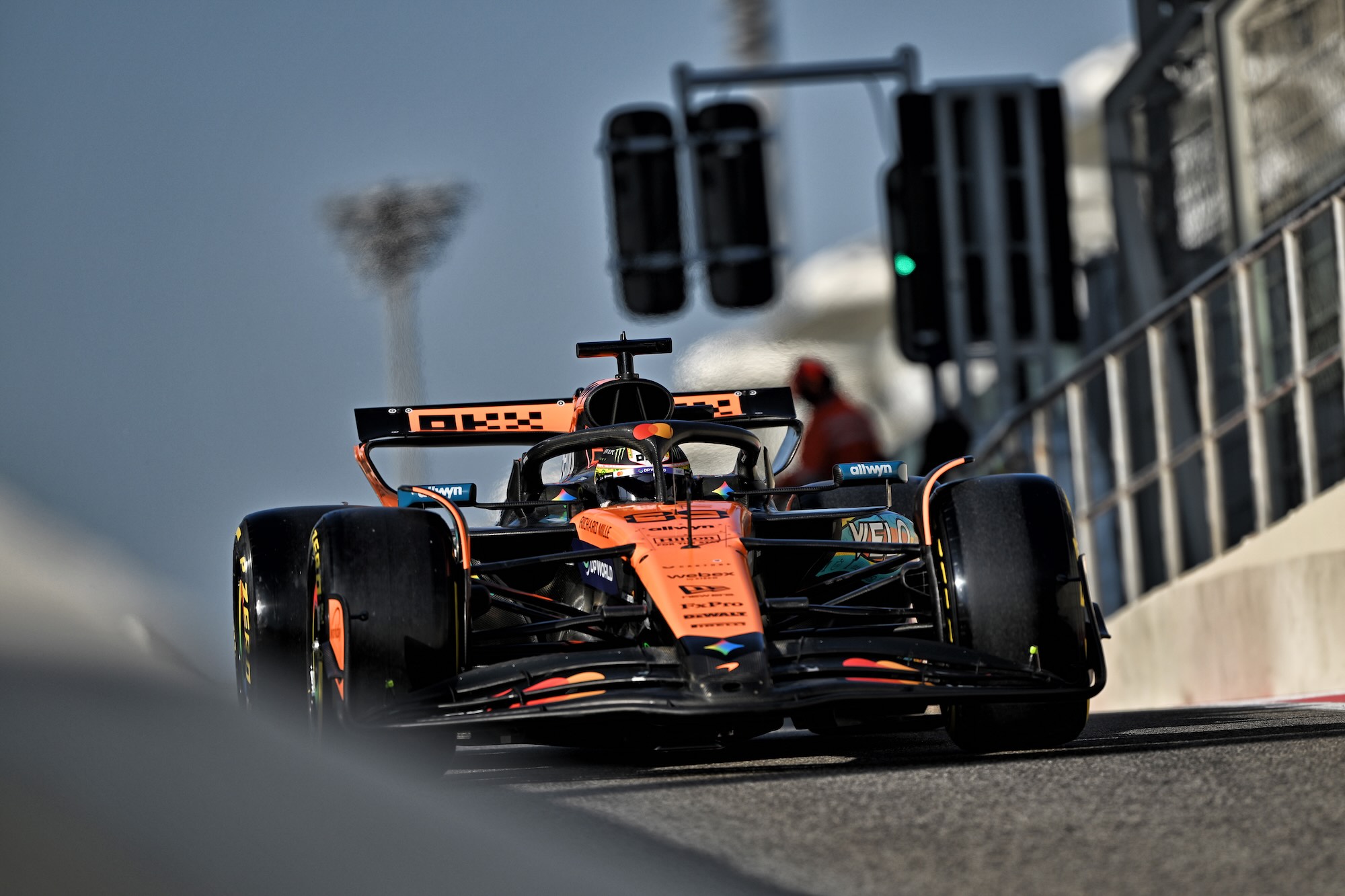 A regra dos 107% na Fórmula 1: Como funciona e qual sua relevância hoje? Pato O'Ward (MEX) McLaren MCL39 Reserve Driver.