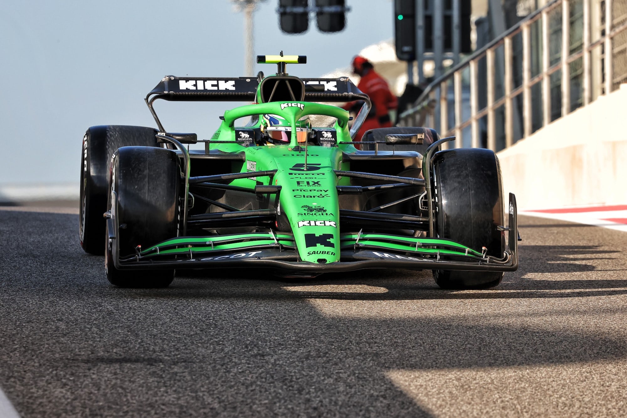 F1 hoje: Saída de Marko, futuro de Bortoleto e destaques em Abu Dhabi Gabriel Bortoleto (BRA) Sauber C45.