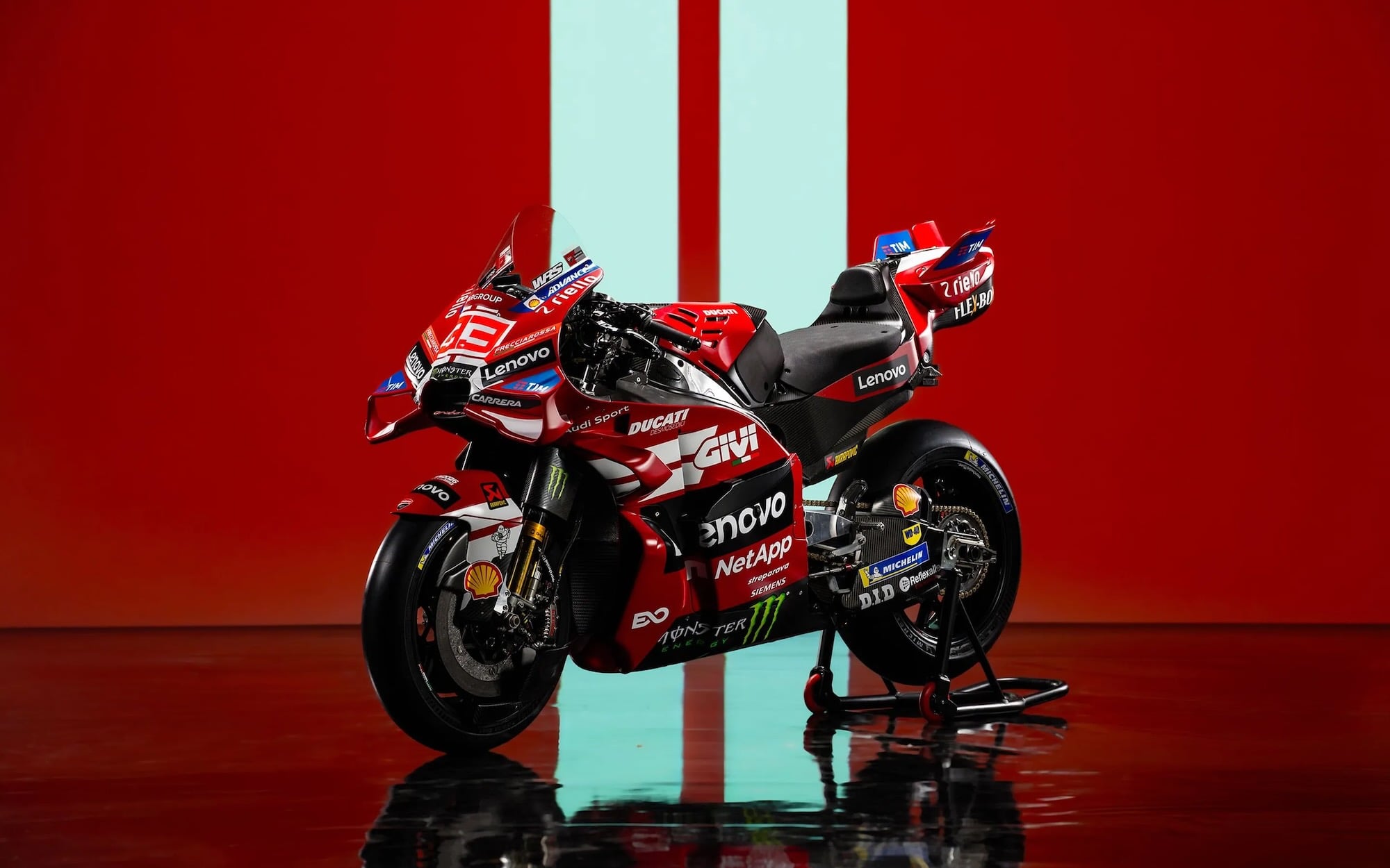 MotoGP: Ducati apresenta nova pintura com Márquez e Bagnaia