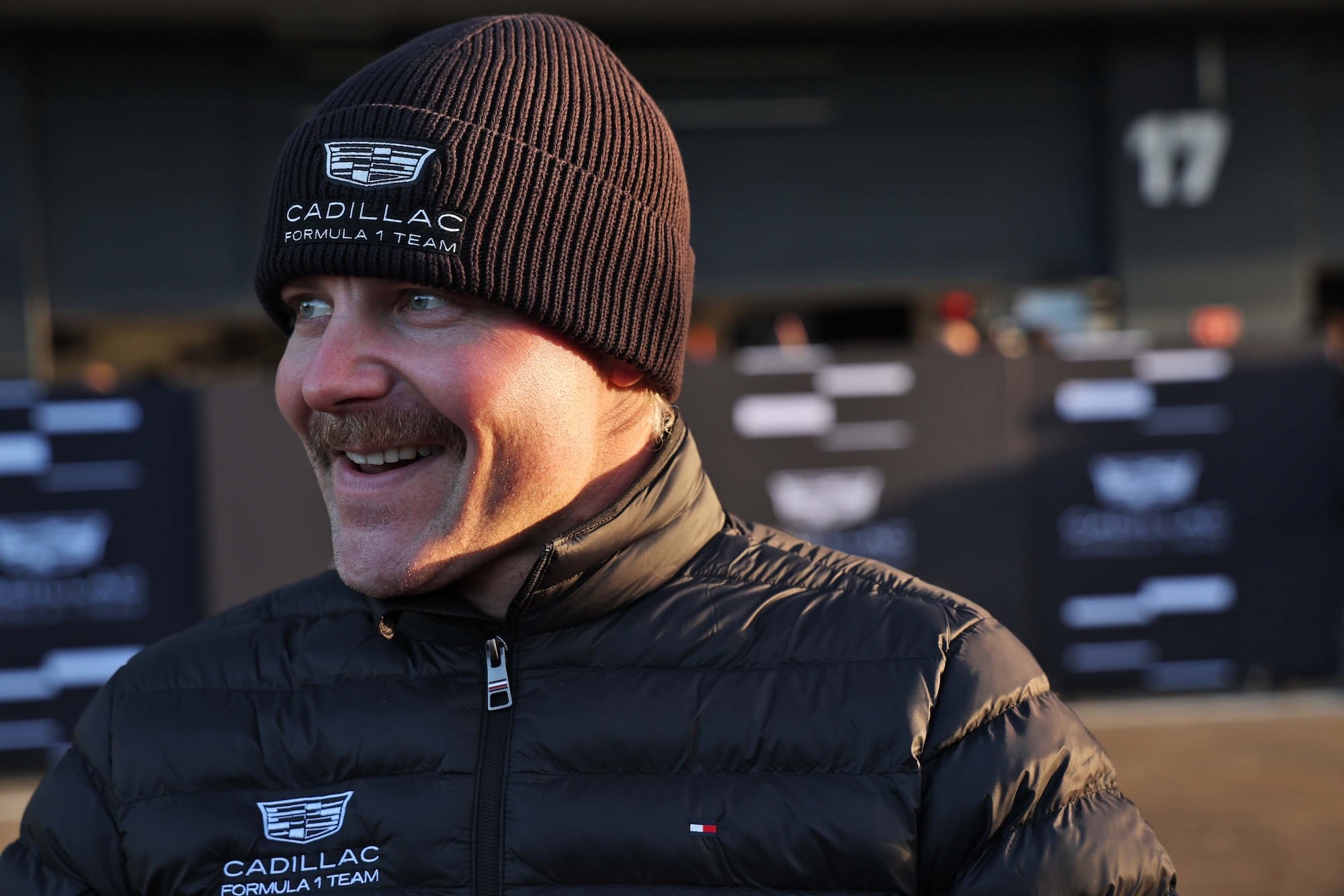 F1: Bottas exibe treino inusitado com peças da Cadillac