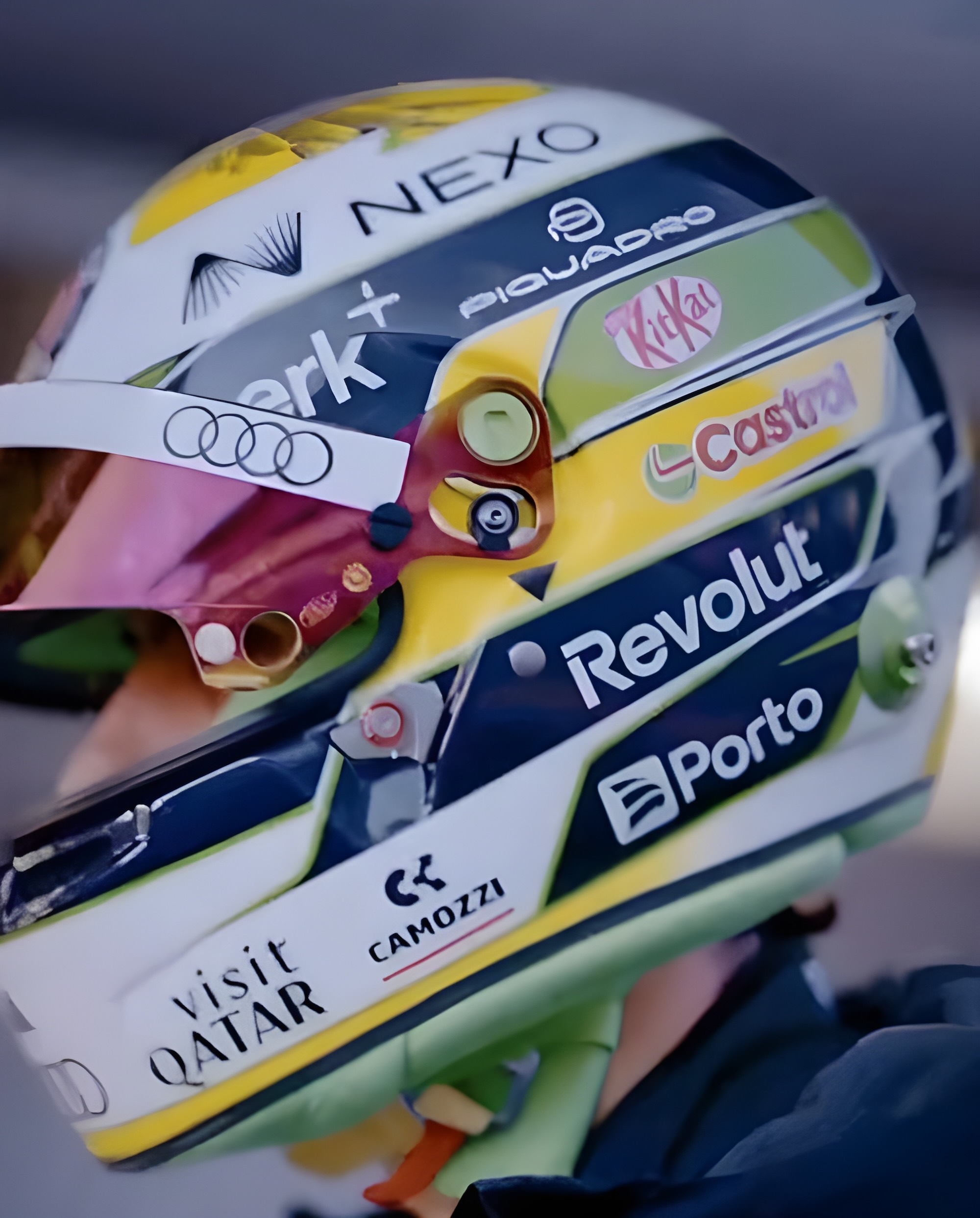 F1: Bortoleto revela capacete da Audi para a temporada 2026