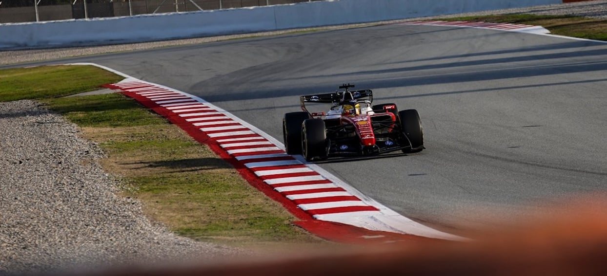 Christian Fittipaldi exalta papel de comentarista da F1 e vê aprendizado "assistindo de fora" Lewis Hamilton (Ferrari) – Testes Barcelona F1 2026