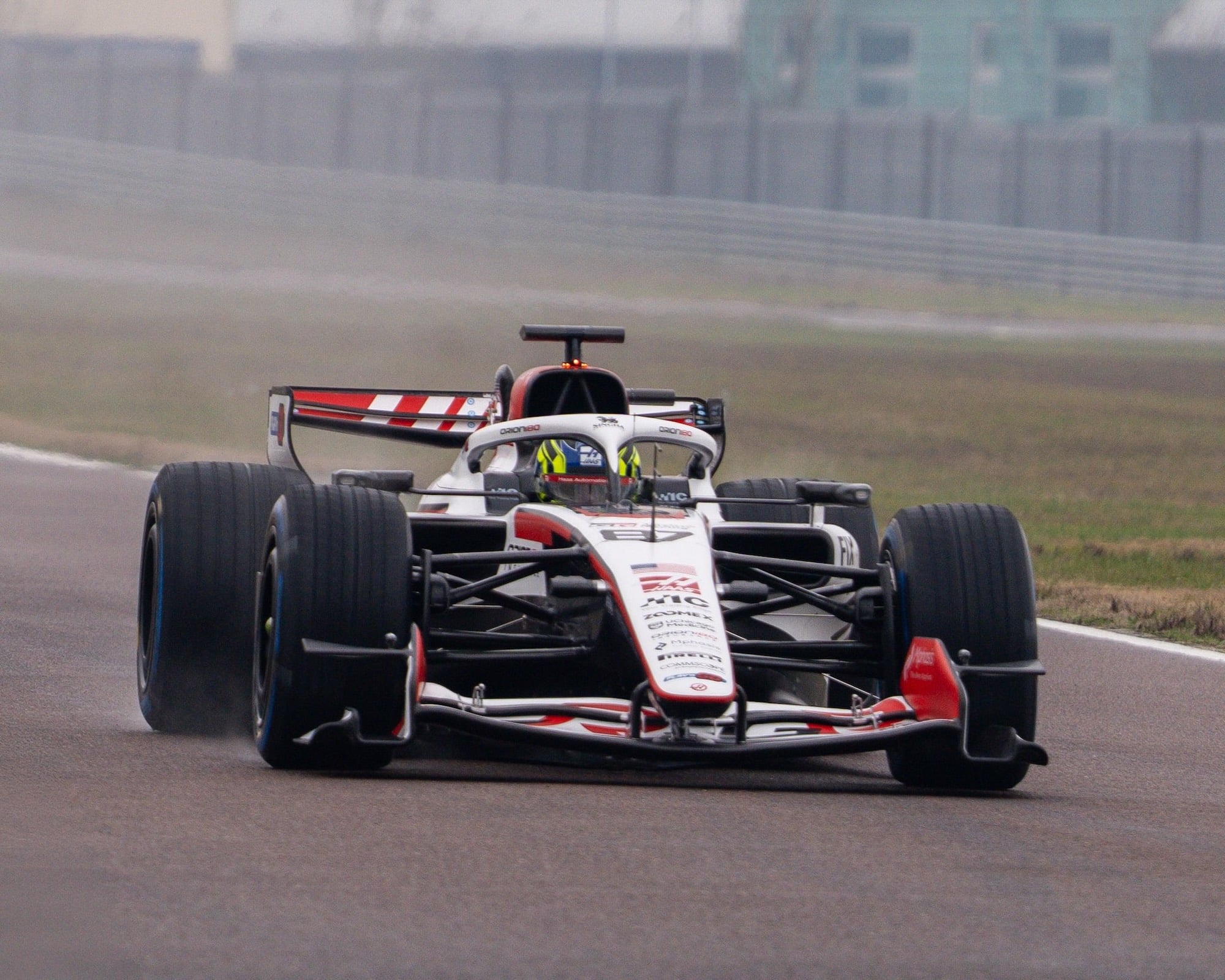F1: Bearman roda com Haas VF-26 em Fiorano e segue na pista