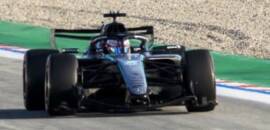 F1 hoje: Mercedes mostra W17 e rumor liga Hamilton a Kardashian