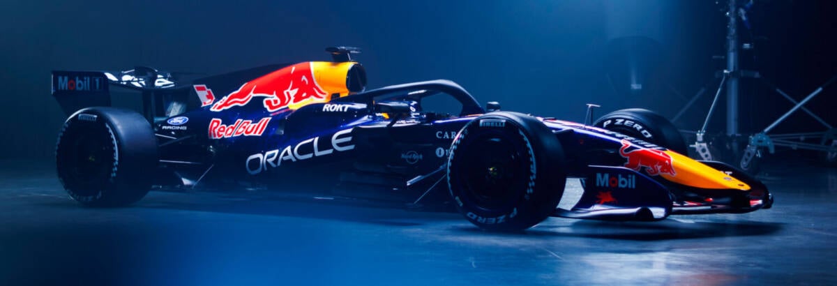 F1: Red Bull apresenta oficialmente o RB22 de Hadjar e Verstappen