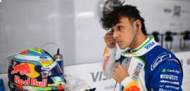 F1: Racing Bulls se impressiona com maturidade de Lindblad em testes em Barcelona