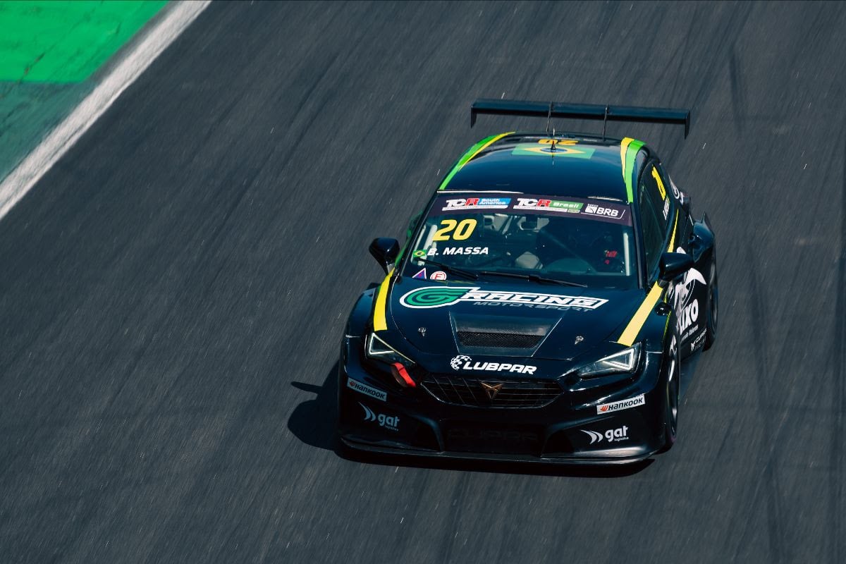 Bruno Massa garante vaga no grid do TCR South America em 2026