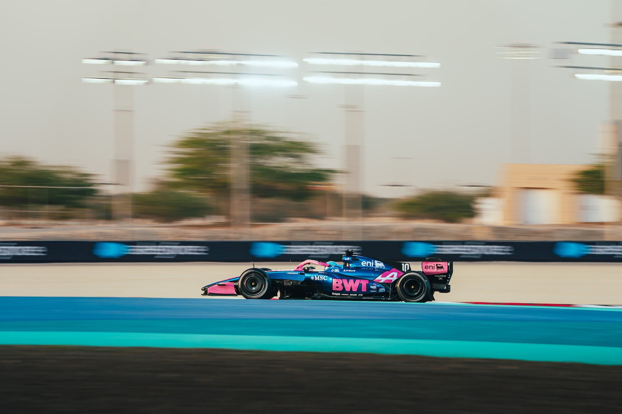 F1: Leclerc bate tempo de Norris para liderar manhã do dia 2 no Bahrein
