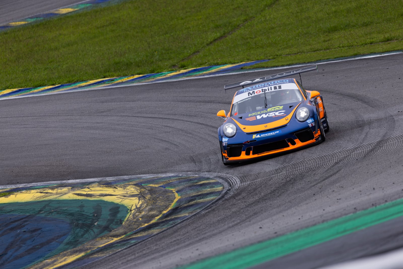 Porsche Cup: Neumann larga na pole na Sprint Challenge em Interlagos