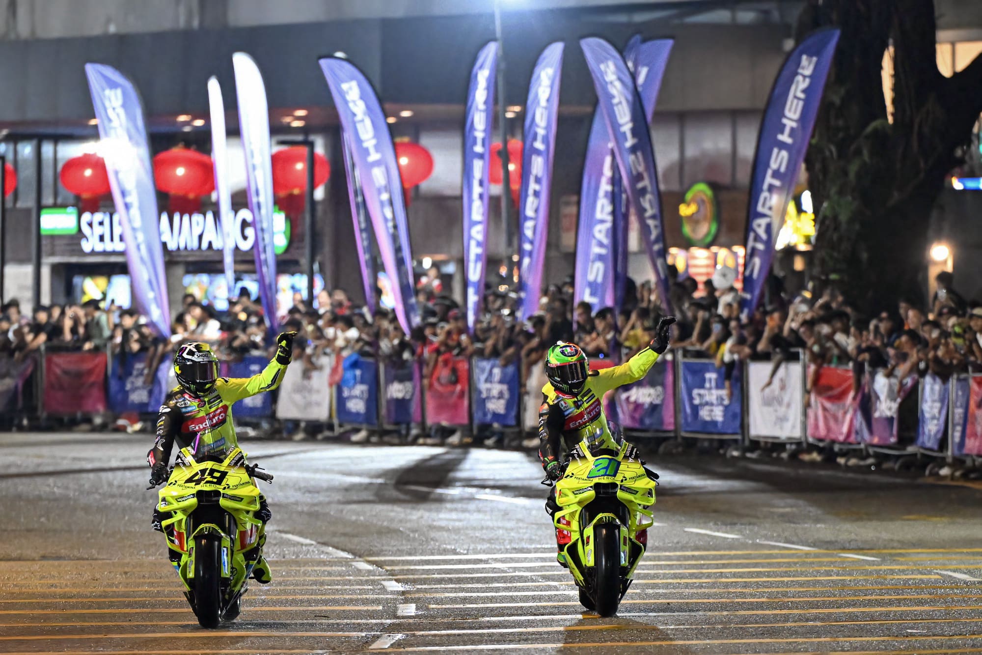 MotoGP: Kuala Lumpur vira palco de festa e aproxima fãs dos ídolos