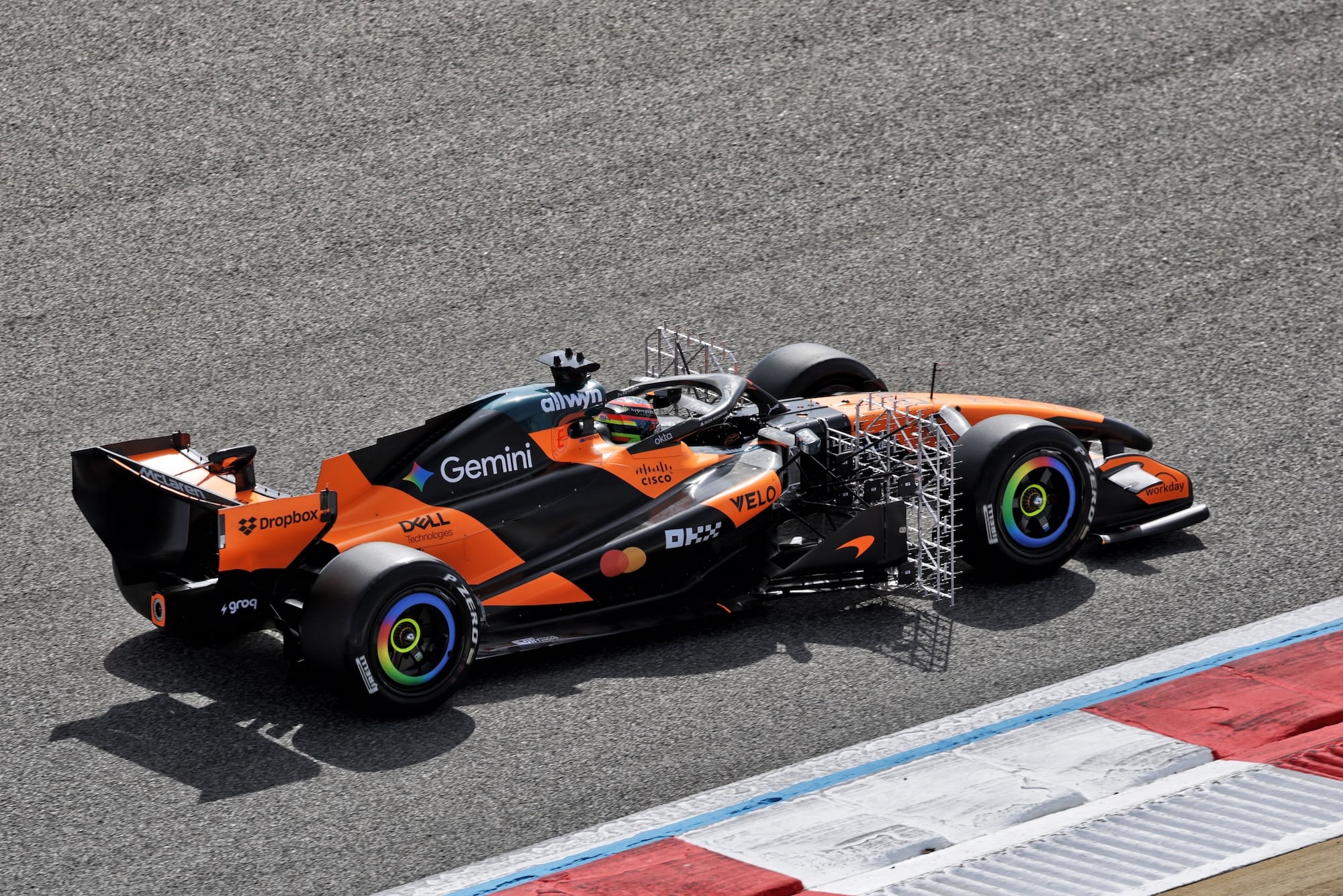 Oscar Piastri (AUS) McLaren F1 Team MCL40.