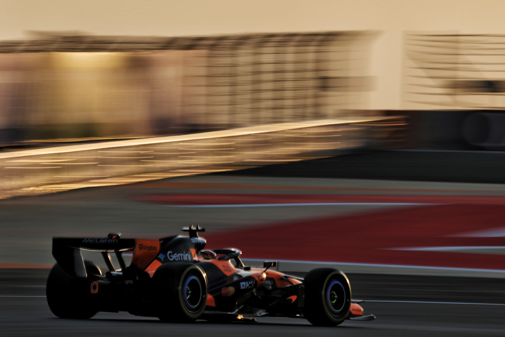 Oscar Piastri (AUS) McLaren F1 Team MCL40.