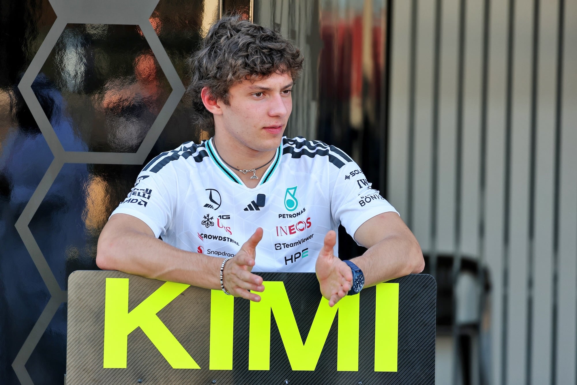 (L to R): Andrea Kimi Antonelli (ITA) Mercedes AMG Formula One Team with Peter Bonnington (GBR) Mercedes AMG Formula One Team Race Engineer.