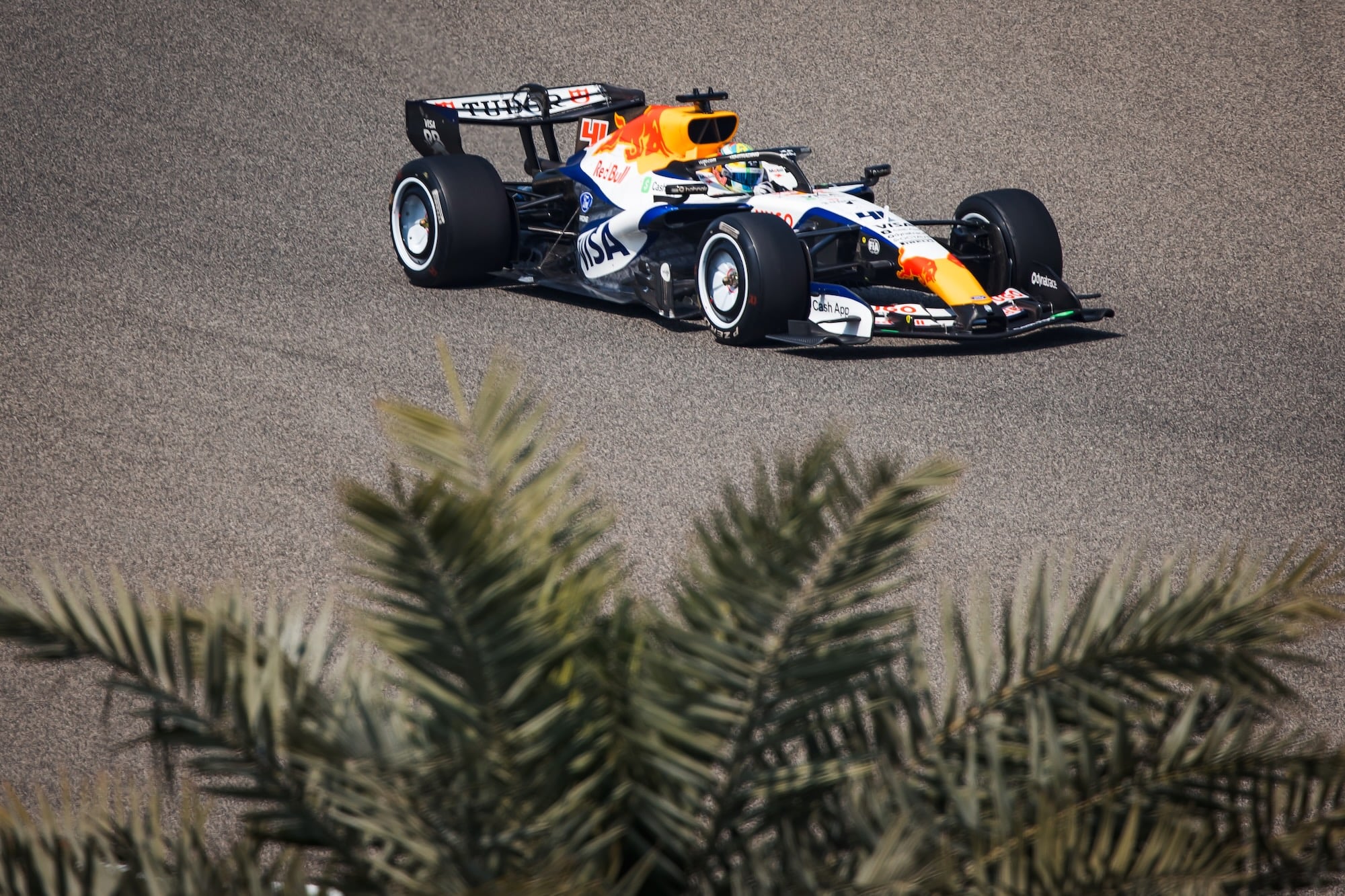 Fim do GP do Bahrein amplia incerteza sobre reta final da temporada Arvid Lindblad (GBR) Racing Bulls Formula One Team VCARB 03.