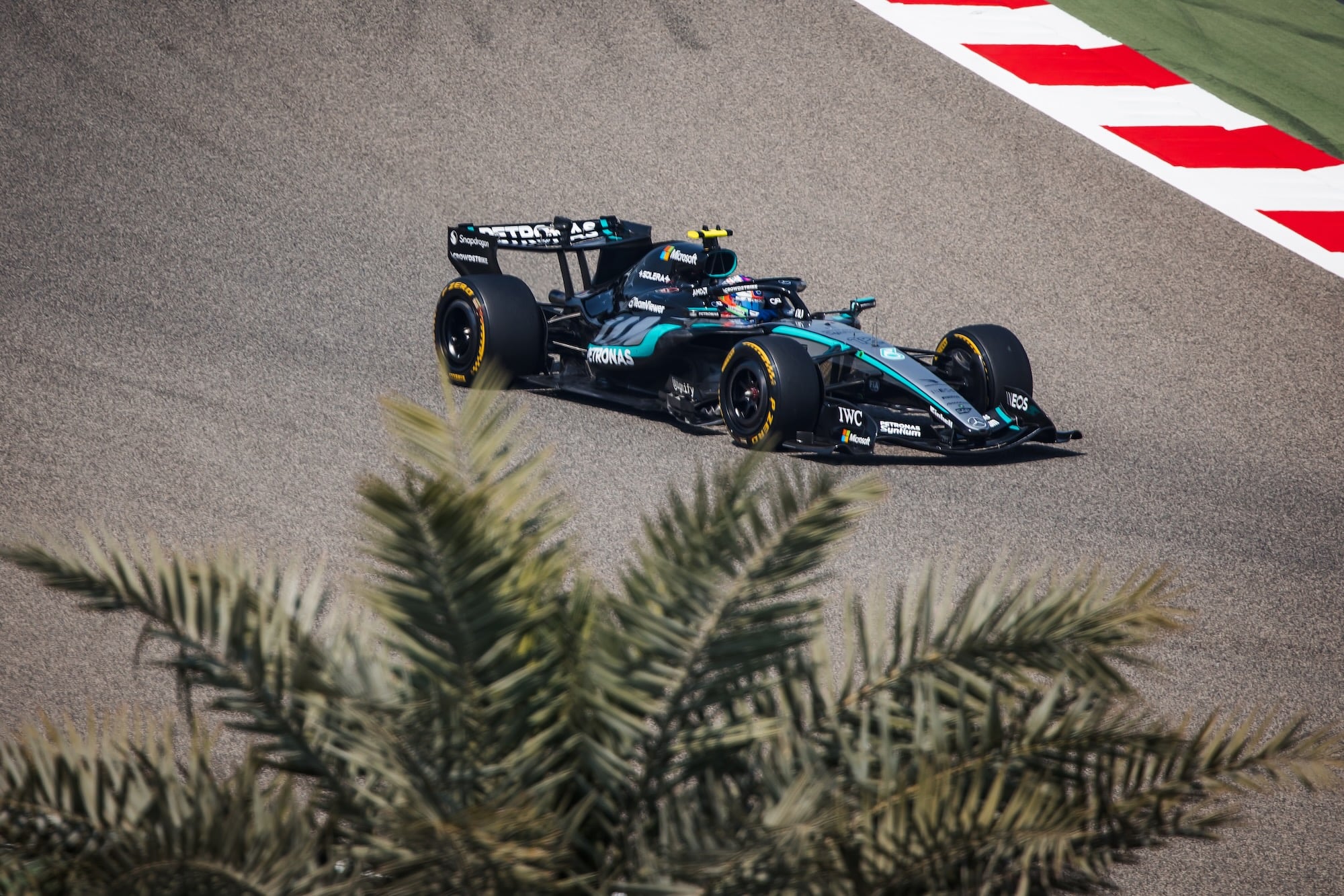 F1: Guerra no Oriente Médio pode trazer mudanças no calendário da temporada 2027 Andrea Kimi Antonelli (ITA) Mercedes AMG Formula One Team W17.