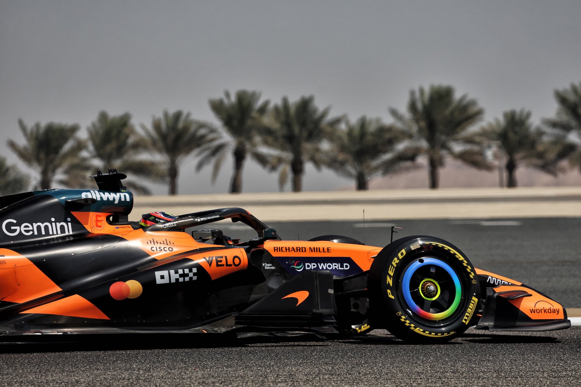 Oscar Piastri (AUS) McLaren F1 Team MCL40.