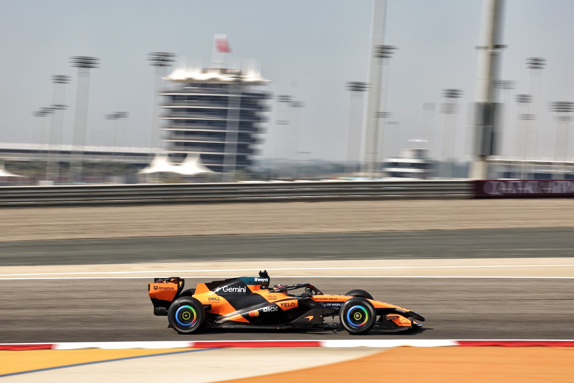 Oscar Piastri (AUS) McLaren F1 Team MCL40.