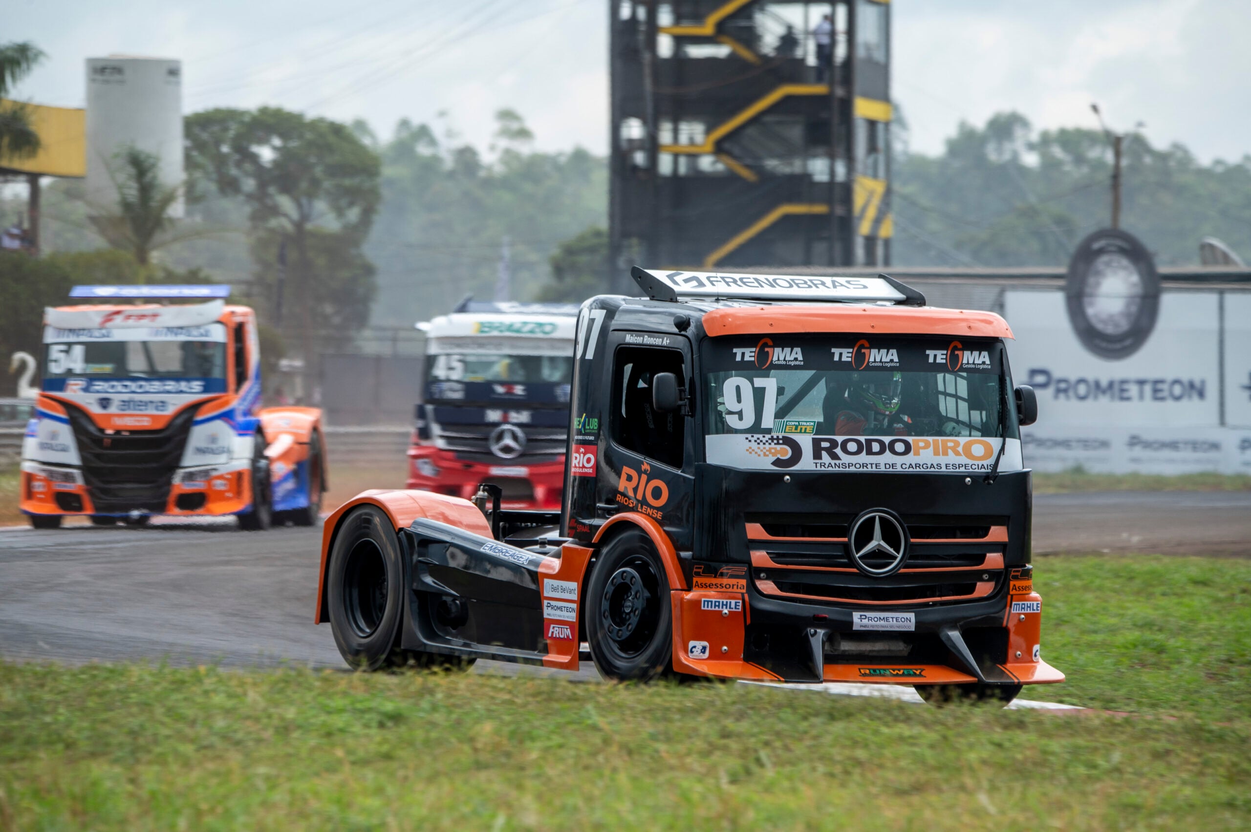 "Iniciamos a temporada com o pé direito", diz Roncen após pódio na Copa Truck