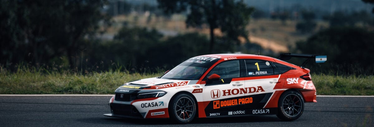 Leonel Pernía é campeão do TCR Brasil 2026; Cafaro vence no Velocitta
