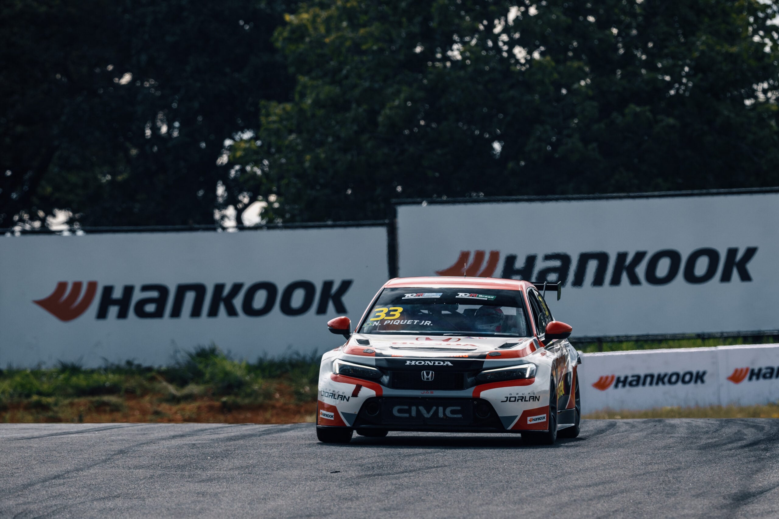 TCR: Pernía lidera primeiro treino livre no Velocitta após atraso por chuva