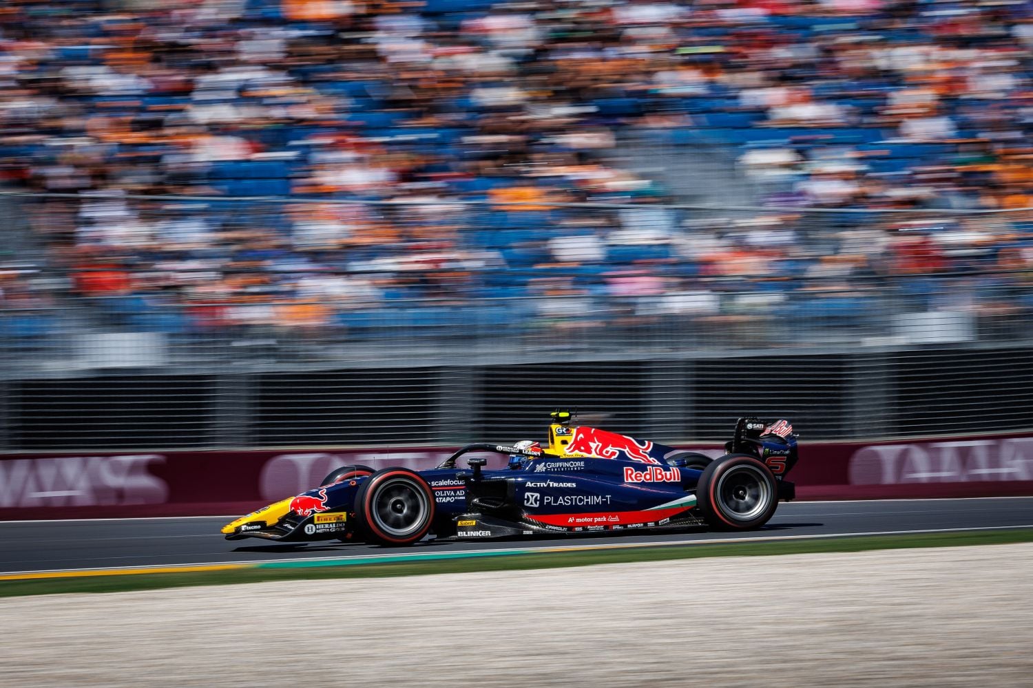 F2: Tsolov vence corrida principal na Austrália. Câmara vai ao pódio