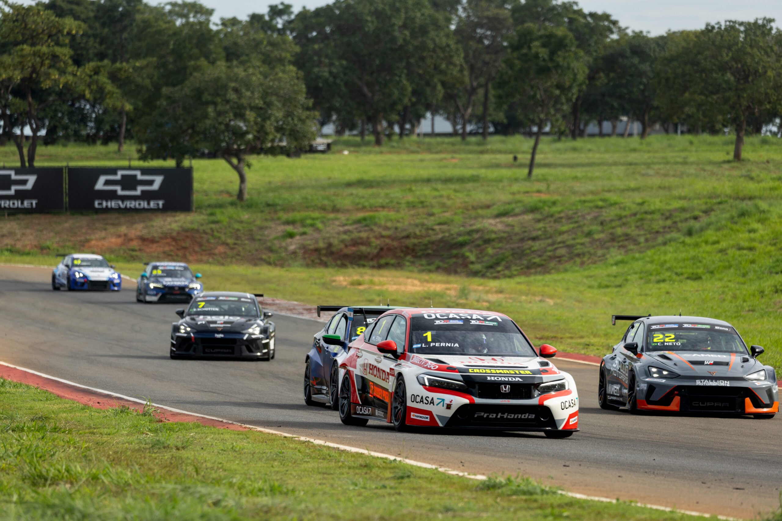 TCR: Defesa do título começa com vitória em Curvelo para Leonel Pernía