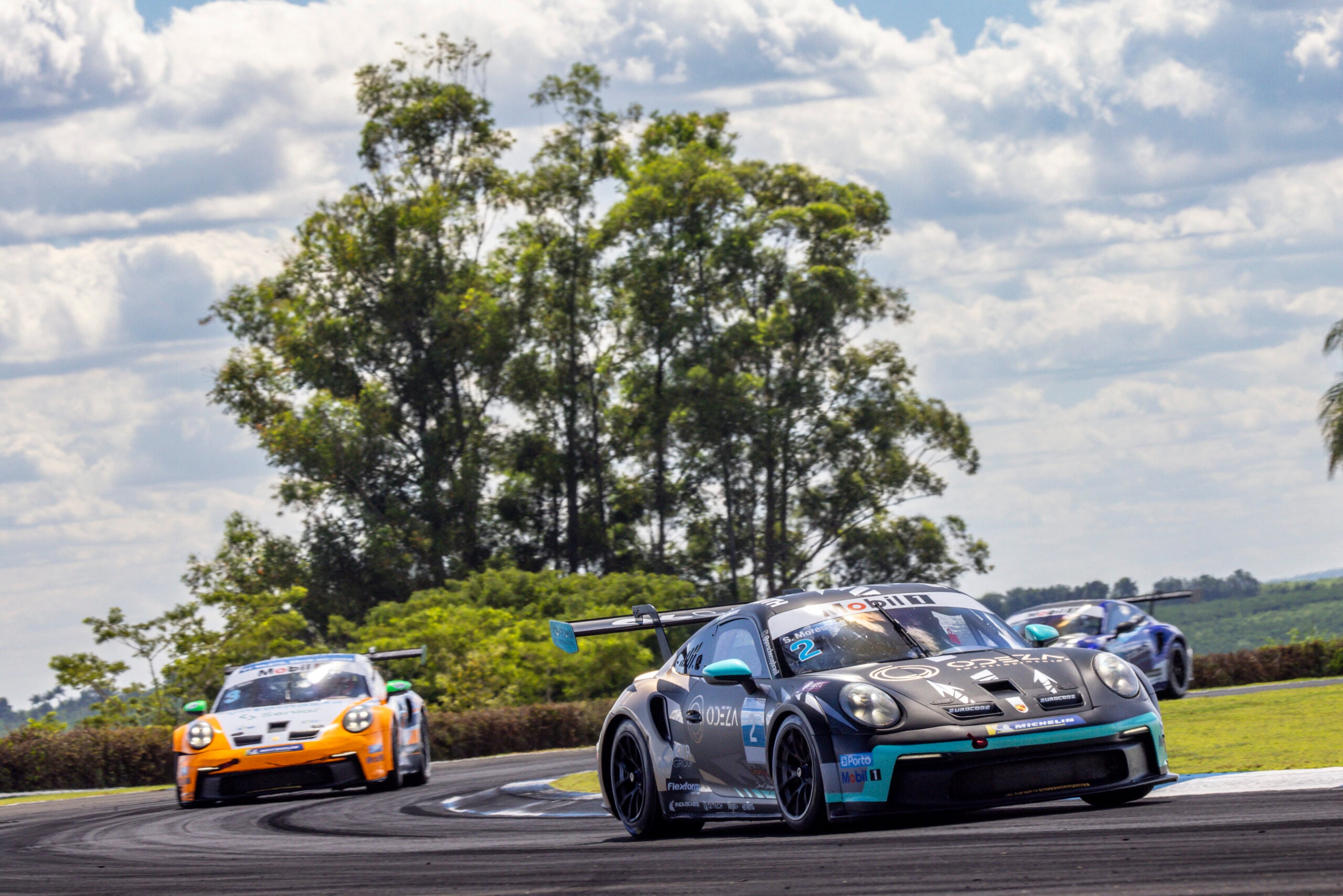 Morestoni tem escalada cinematográfica no Velocitta e avança 15 posições em 25 minutos