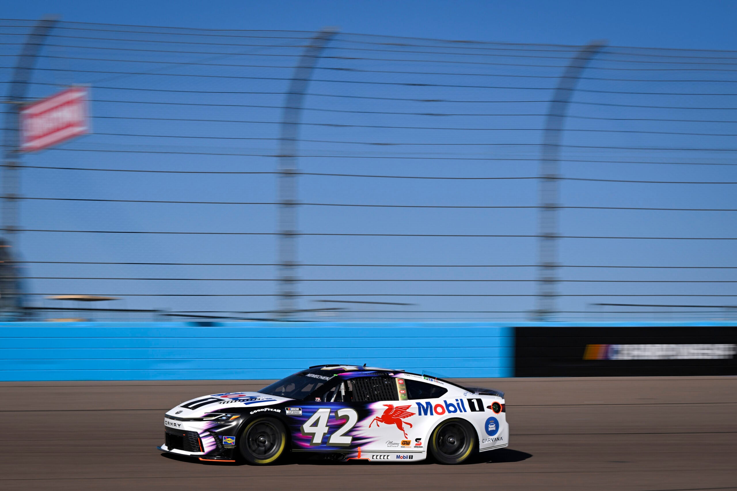 Mobil avança em sua estratégia global com ingresso na NASCAR Brasil