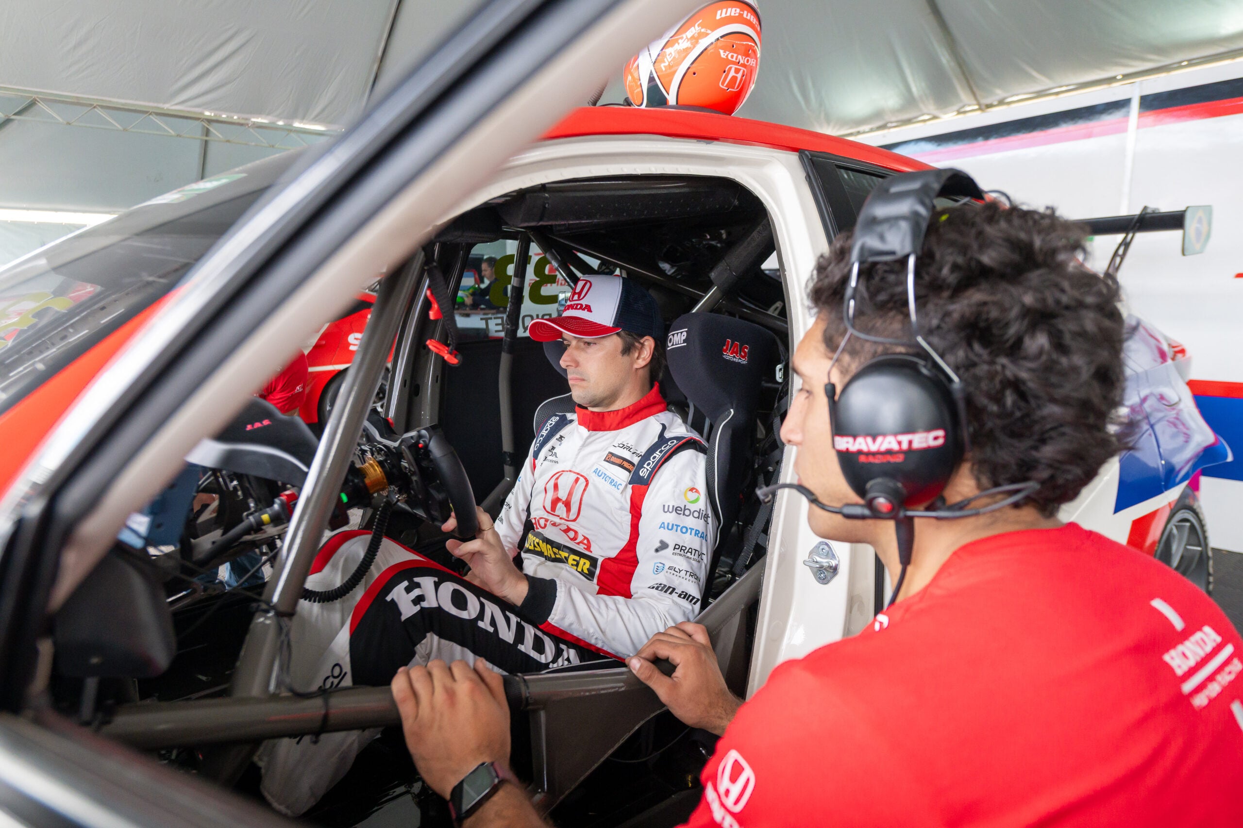 TCR: Nelson Piquet Jr. garante pole position em Cascavel