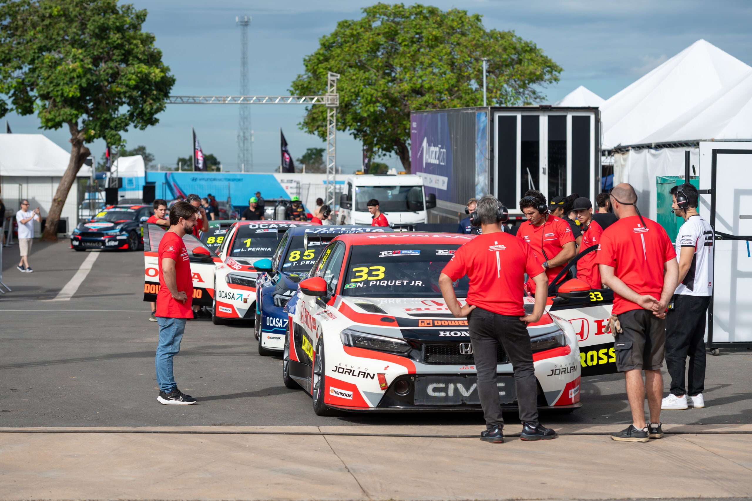 TCR South America: Pernía comanda primeiro treino livre da temporada 2026