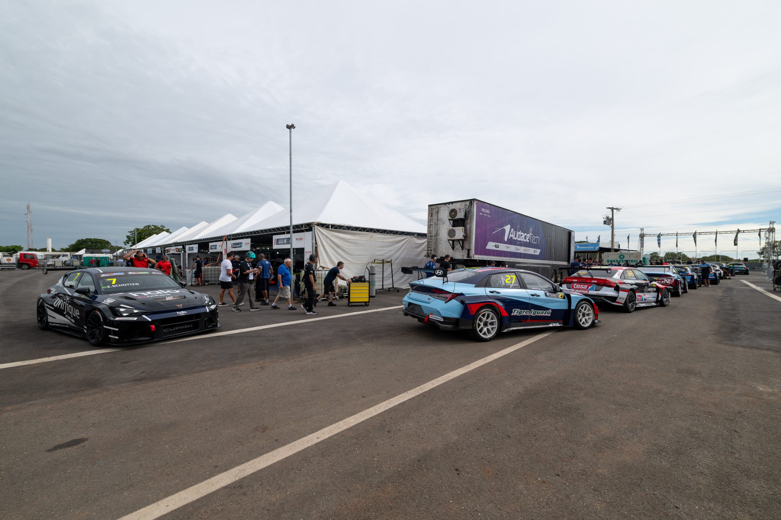 TCR: Piquet Jr. lidera TL2 com top-10 dentro do mesmo segundo em Curvelo