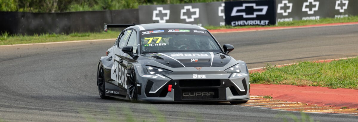 Raphael Reis lidera o início da temporada do TCR Brasil