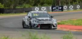 Raphael Reis lidera o início da temporada do TCR Brasil