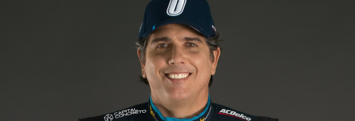 Cacá Bueno segue na NASCAR Brasil e renova com a Team RC para 2026