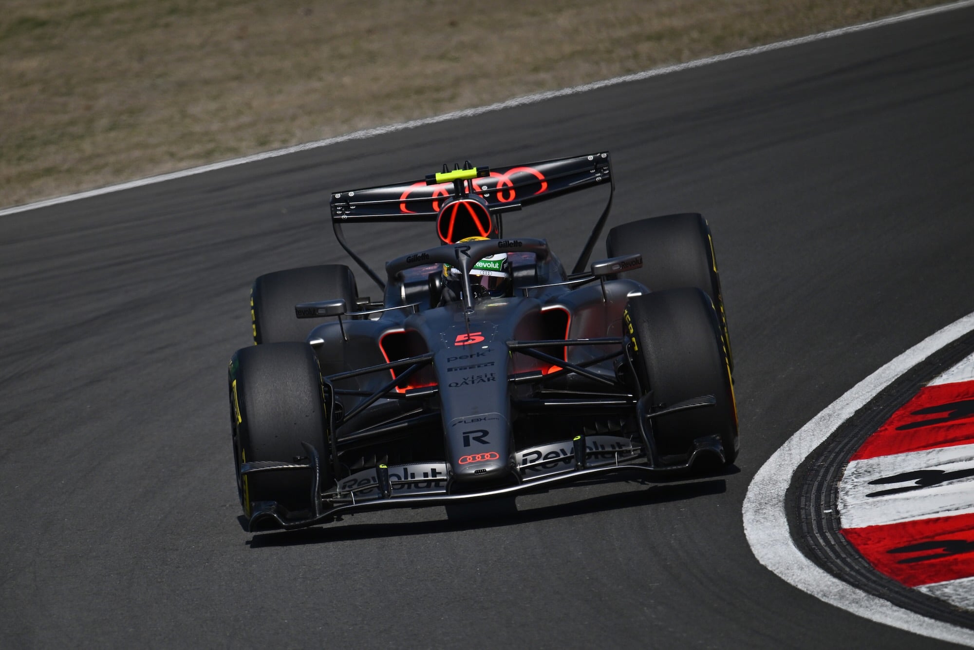 F1: Bortoleto lamenta abandono e possíveis pontos perdidos na China: "Triste ficar fora" Gabriel Bortoleto (Audi) - GP da China F1 2026