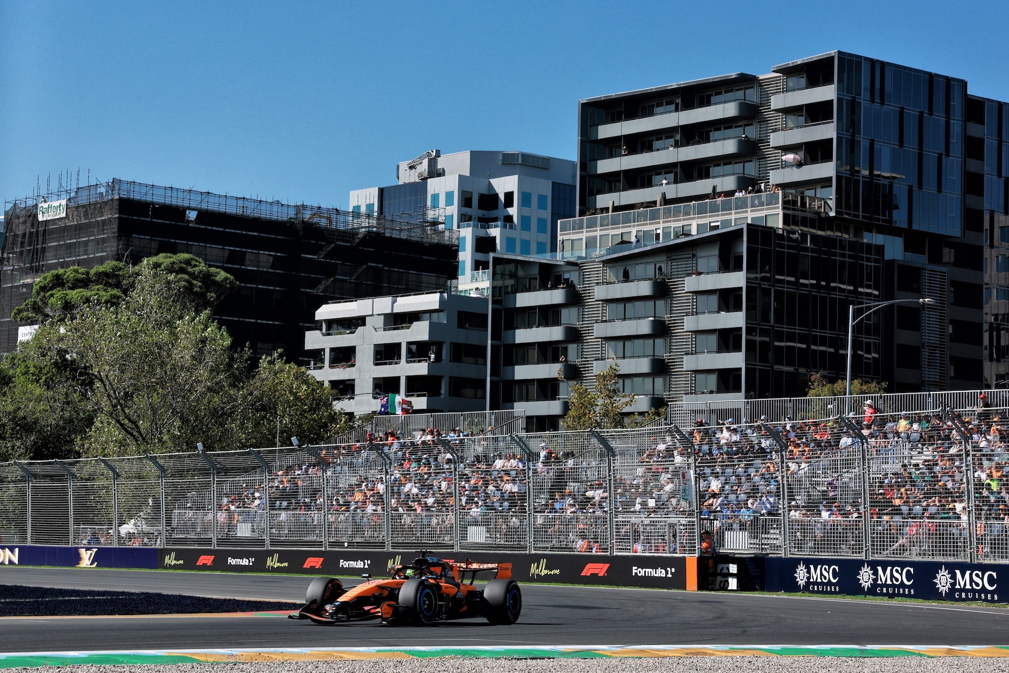 Oscar Piastri (AUS) McLaren F1 Team MCL40.