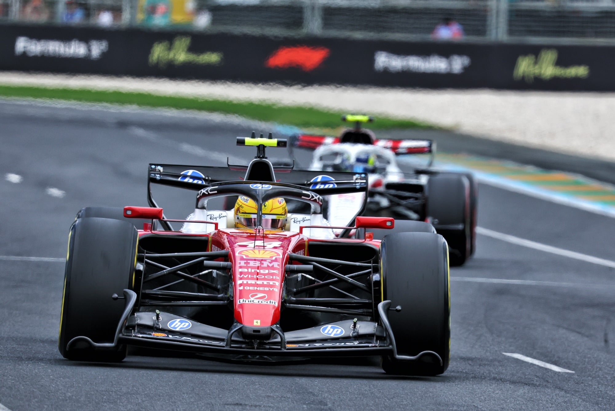 F1: Hamilton destoa de adversários e elogia novos carros: “Divertidos de pilotar”