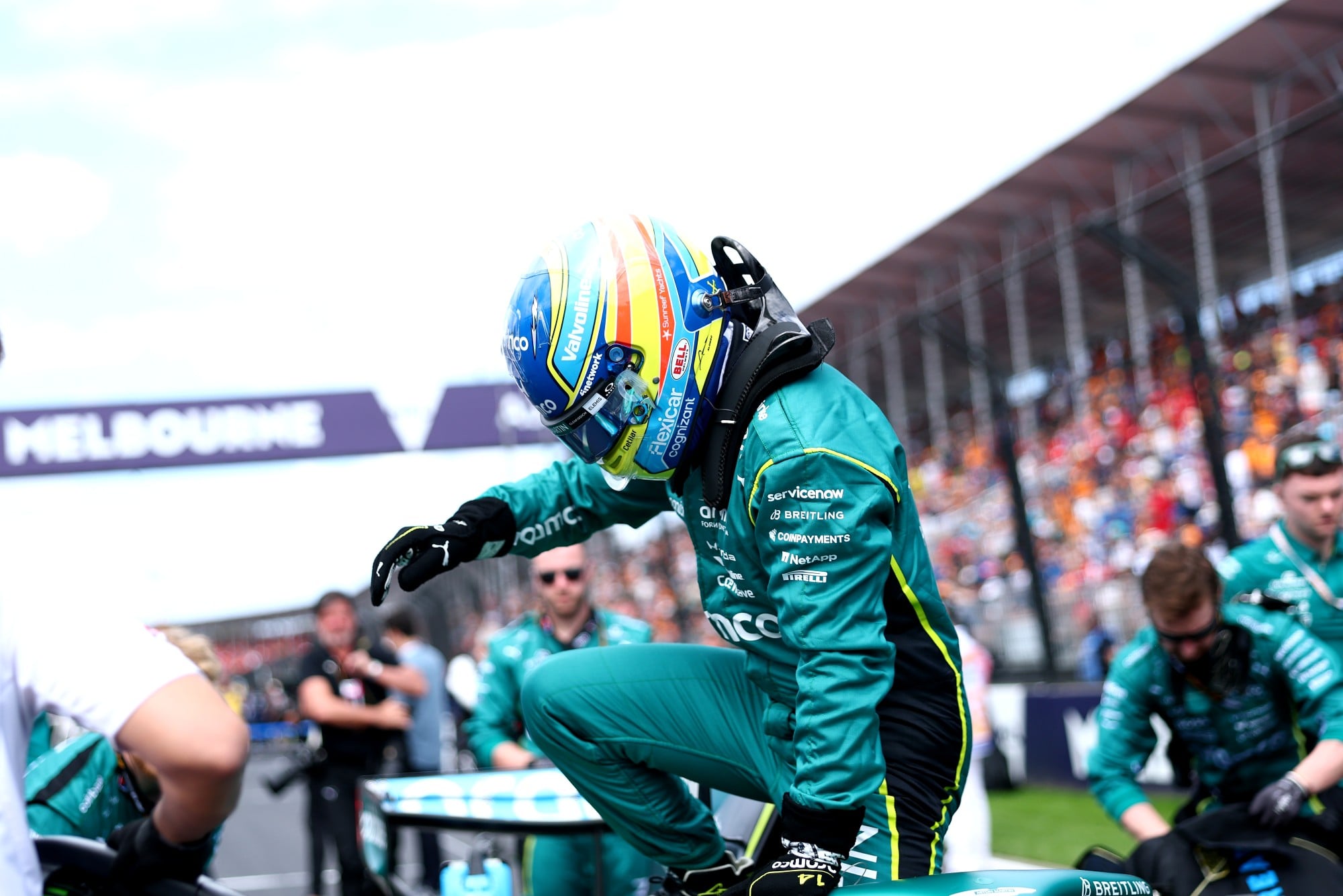 Fernando Alonso (ESP) Aston Martin F1 Team AMR26 on the grid.