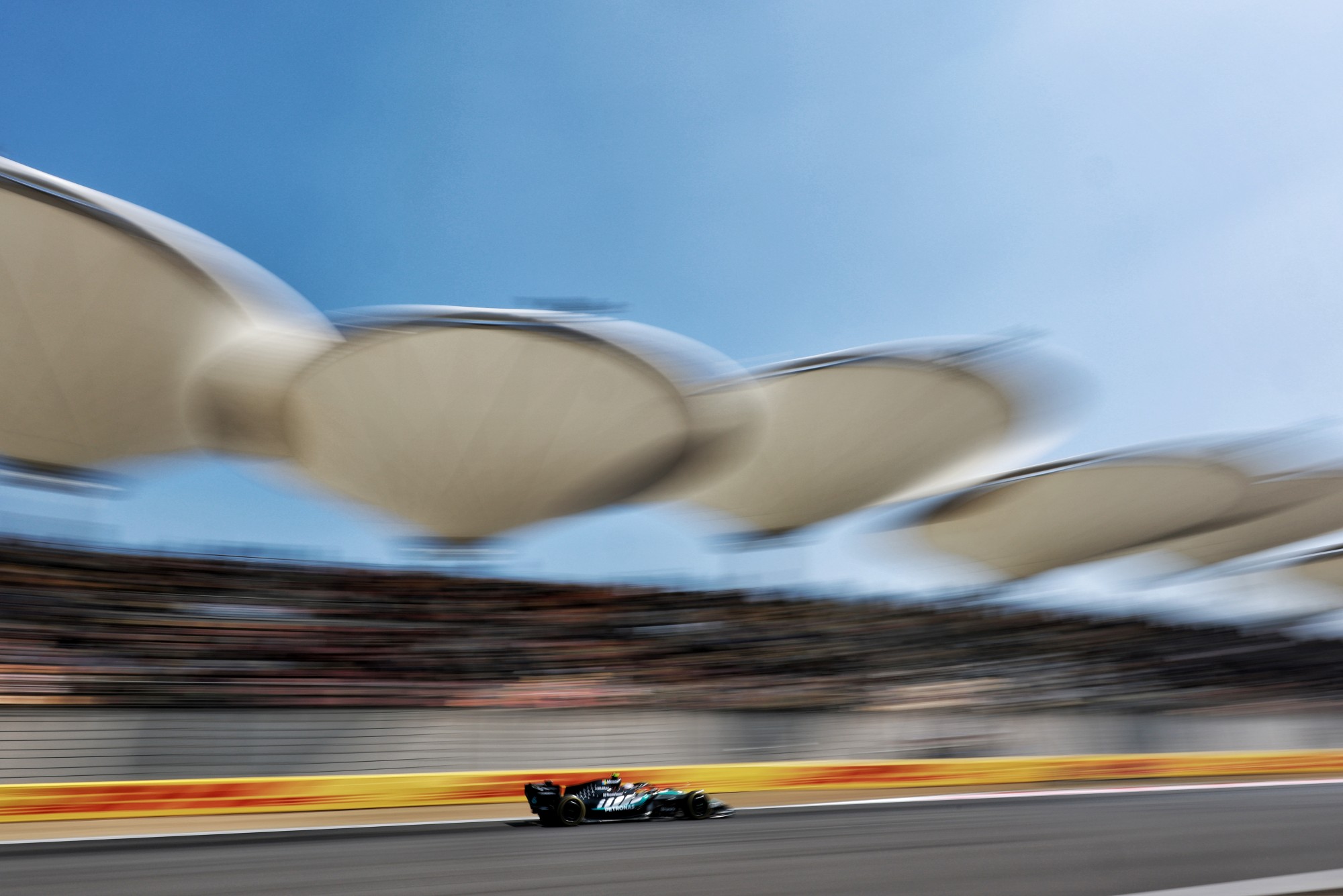 F1: Antonelli escapa de punição após incidente com Norris na China